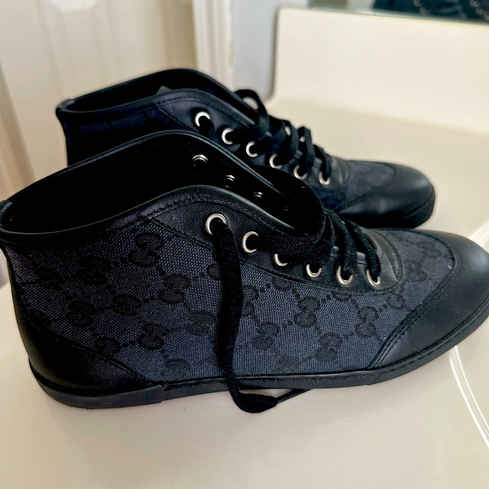 Gucci canvas sneakers